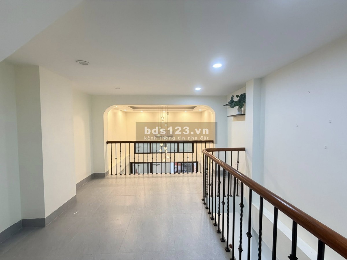 Bán nhà Cầu Giấy ngõ thông đẹp không tì vết 36m² 5 tầng…