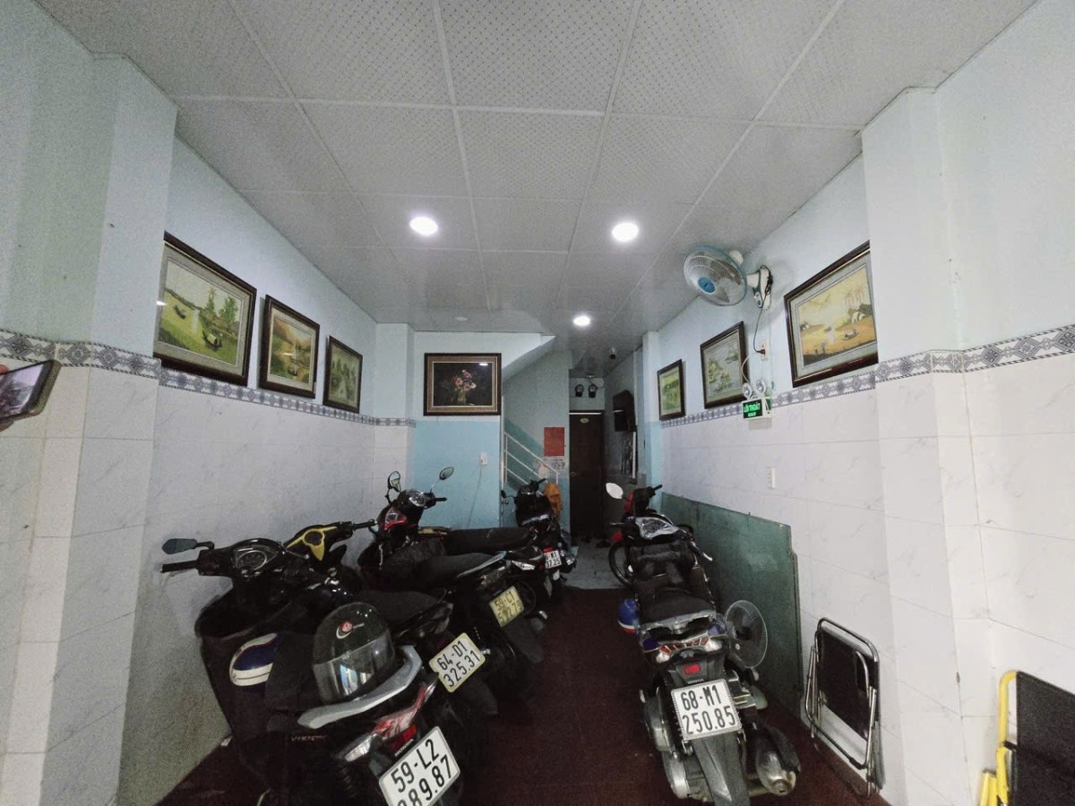 Bán nhà đang làm CHDV Quận 1 Đỗ Quang Đẩu 4 tầng 52m2 10P Giá…