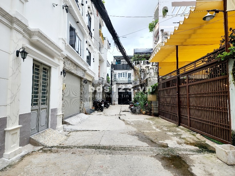 Nhà đẹp Khu Trung Tâm 216 m2 (7,6x29), Hẻm Xe Tải 6 m, phù hợp xây Căn Hộ Dịch Vụ, Biệt Thự Cao Cấp