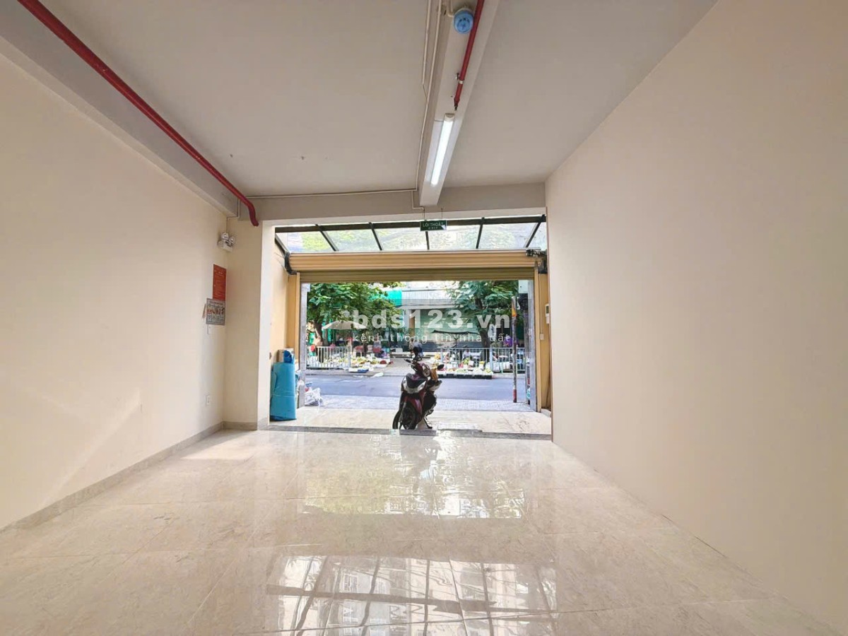 Cho thuê MBKD mặt tiền chợ Tân Sơn Nhất
