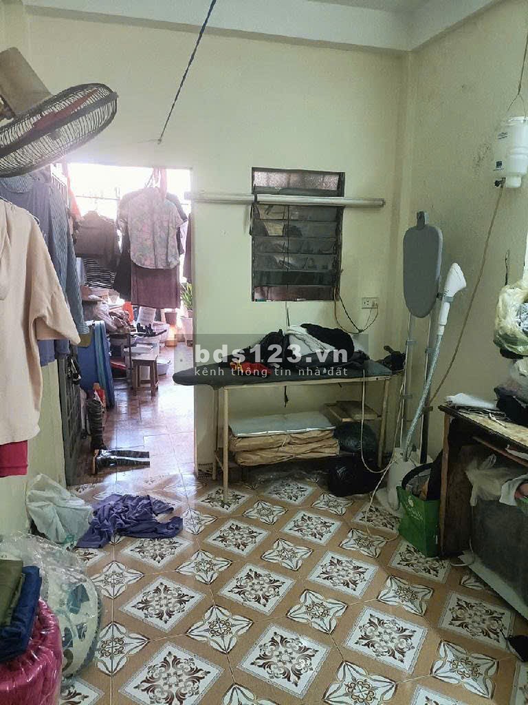 Ngõ chợ Khâm Thiên, một bước ra công viên Thống nhất, Trung…