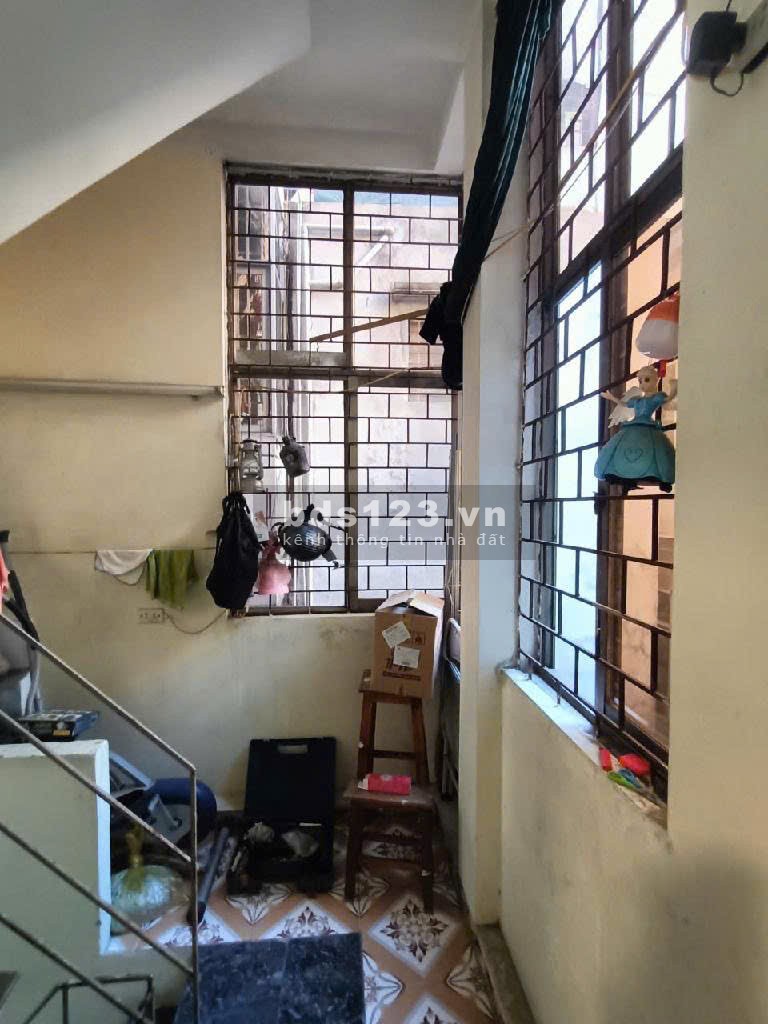 Ngõ chợ Khâm Thiên, một bước ra công viên Thống nhất, Trung…