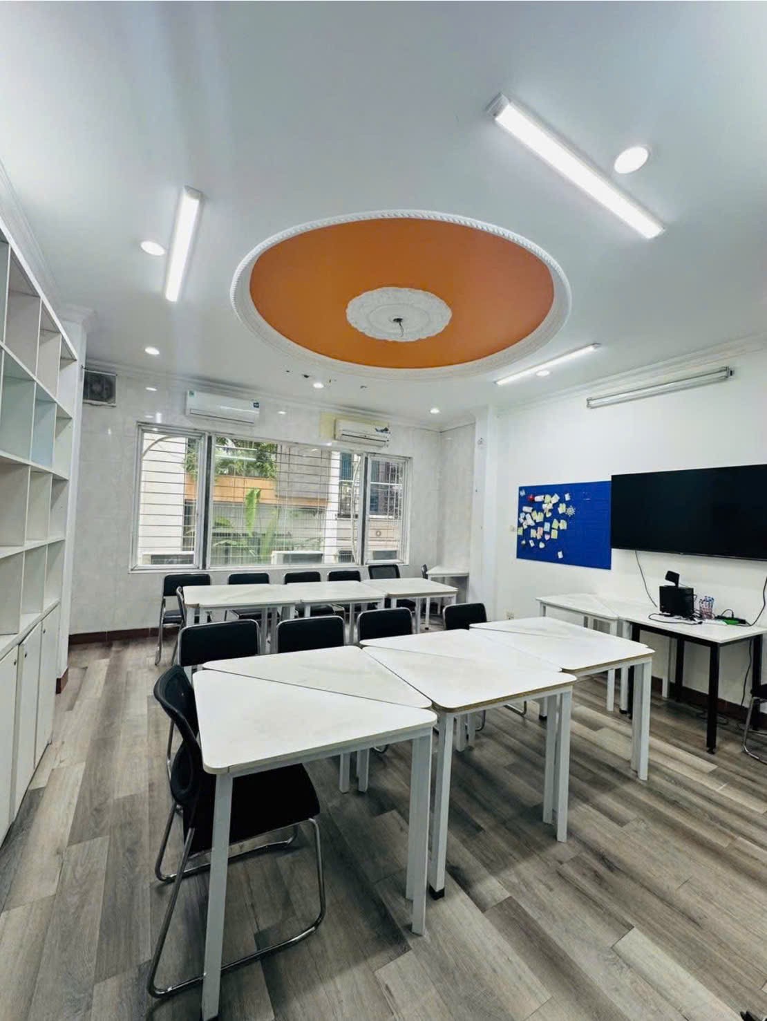 Cho thuê nhà MP Lạc Trung KD đỉnh mọi loại hình 90m² x 6…