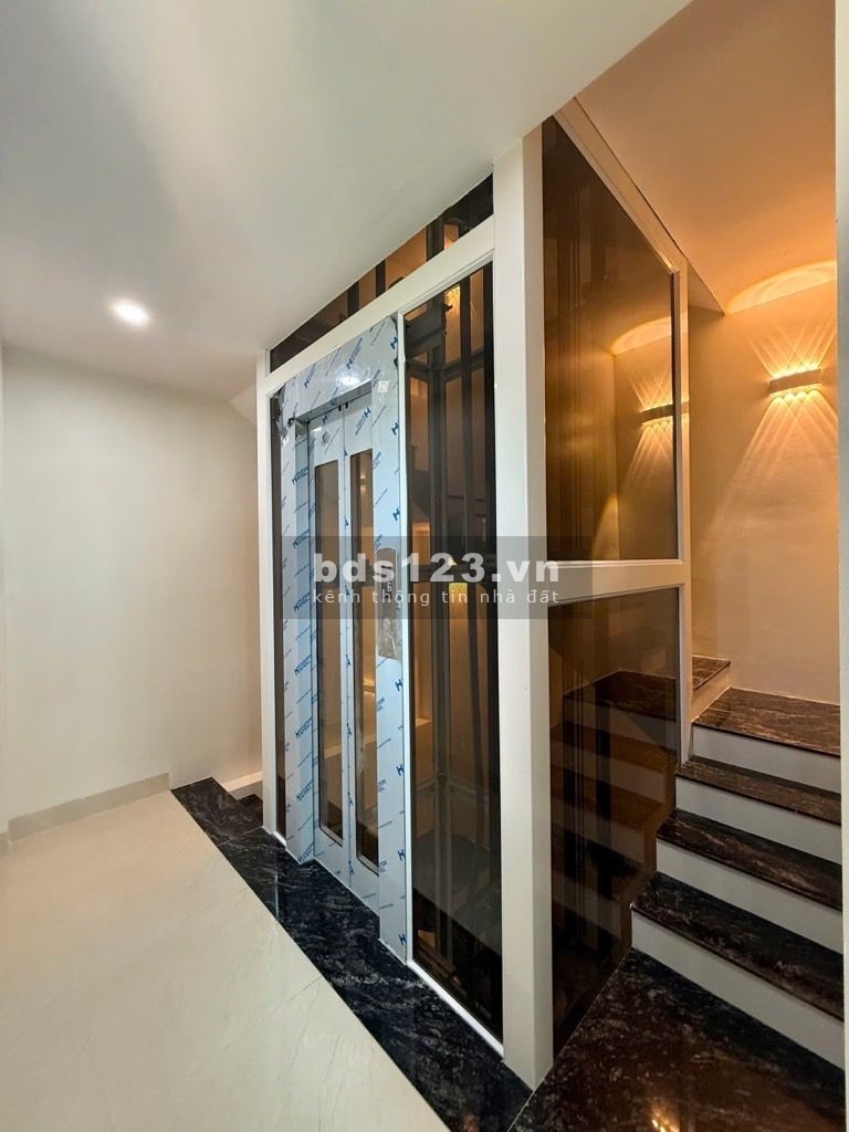 Căn mặt Phố, Bùi Xương Trạch 31M2/6 Tầng/ 12.3Tỉ