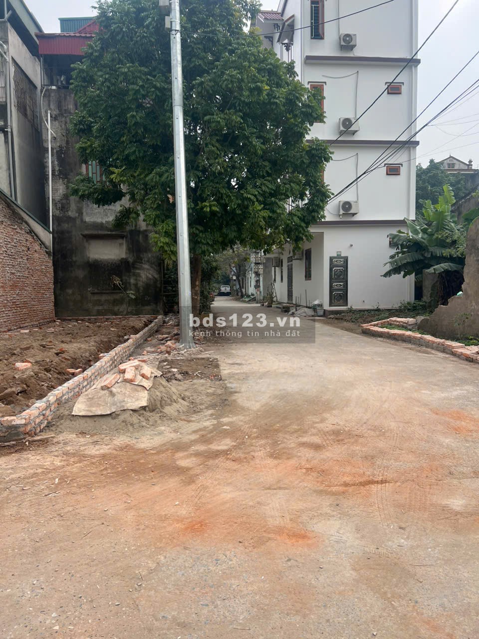 Chủ cần tiền bán nhanh lô đất 3 mặt thoáng