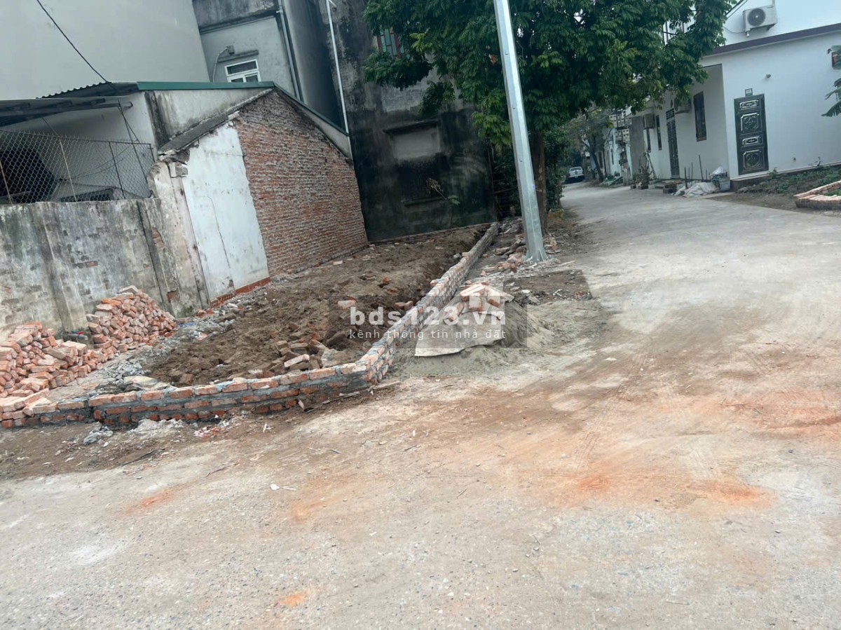 Chủ cần tiền bán nhanh lô đất 3 mặt thoáng