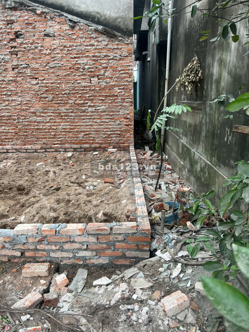 Chủ cần tiền bán nhanh lô đất 3 mặt thoáng