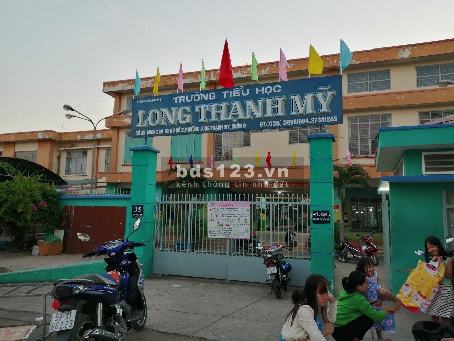 Chủ gửi nhà cấp 4 mặt tiền Hồng Sến Long Thạnh Mỹ | 80m² | gần Vinhomes Grand Park | 4,9 tỷ