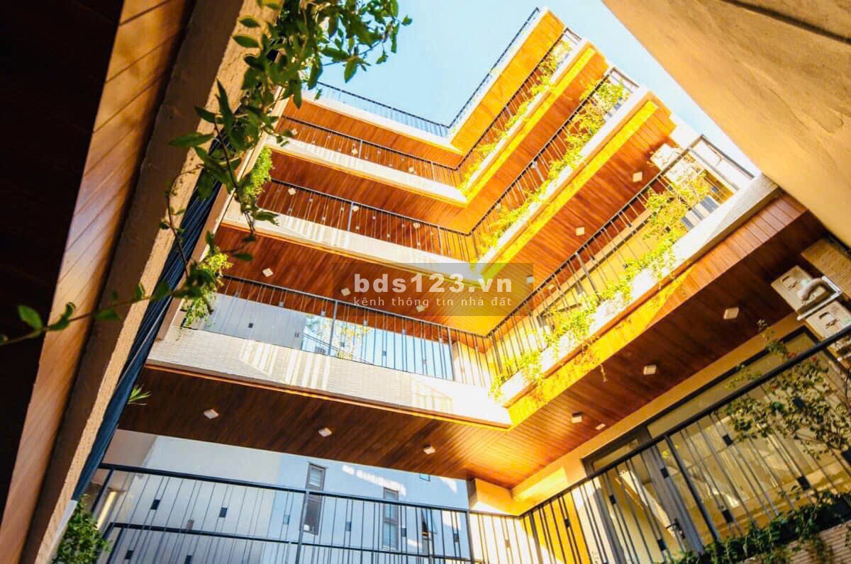 Cần Bán tòa văn phòng và căn hộ 8 tầng 439m2, doanh thu 5.2…