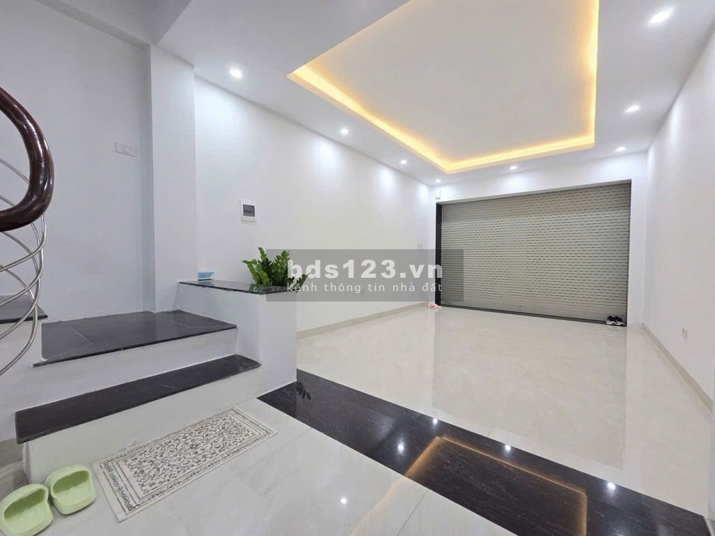 Nhà lê trọng tấn 53M2/4 tầng/ô tô vào nhà Vài bước ra phố