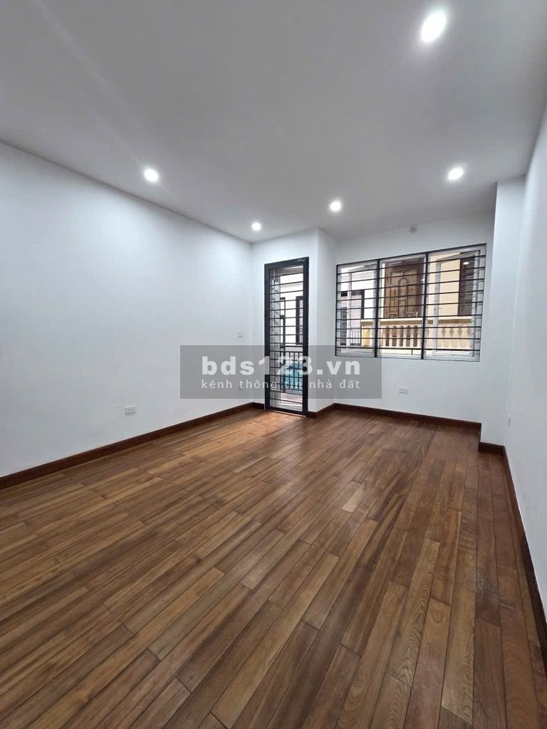 Nhà lê trọng tấn 53M2/4 tầng/ô tô vào nhà Vài bước ra phố