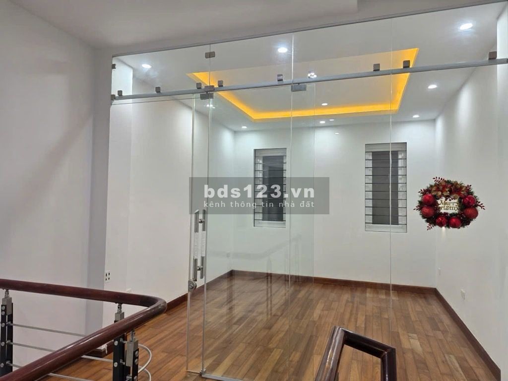 Nhà lê trọng tấn 53M2/4 tầng/ô tô vào nhà Vài bước ra phố