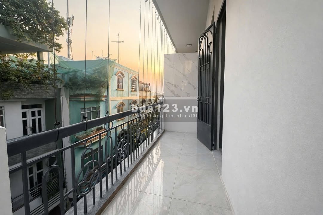 Phòng trọ có ban công, tách bếp tại Song Hành, Trung Mỹ Tây, Q12