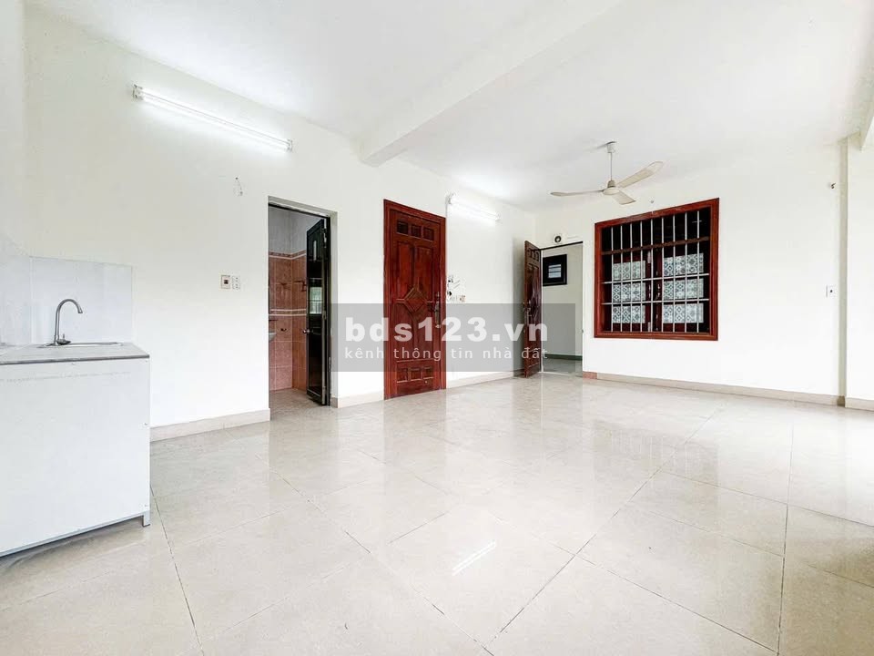 Phòng trọ mới 121 Hòa Bình, Tân Phú, sát Đầm Sen