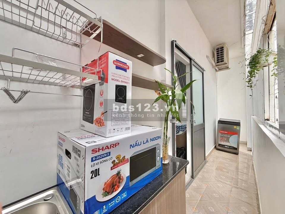 Cho thuê Studio 30m² full nội thất, ban công riêng, Huỳnh Văn…