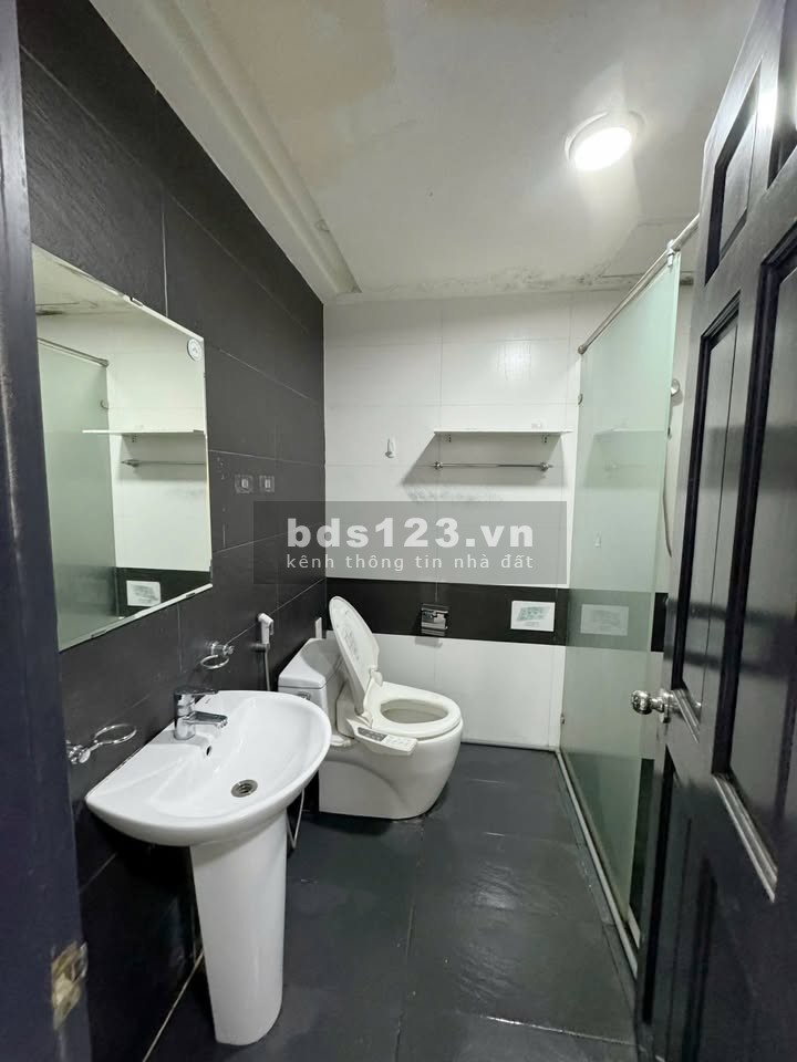 Phòng cho thuê có thang máy 138 Lê Văn Sỹ, Q. Phú Nhuận - 4.5 triệu