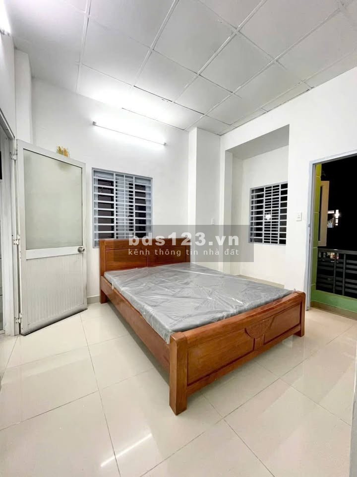 Cho thuê nhà nguyên căn 2PN, full nội thất, Phùng Văn Cung, P7,…