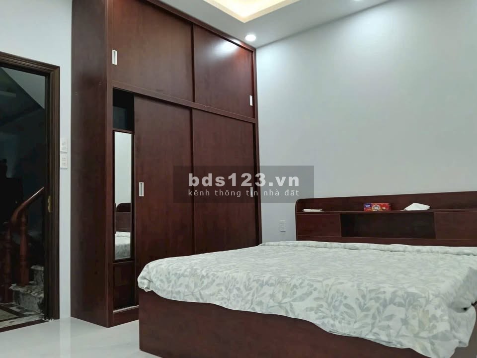 Bán nhà đường 8m An Lạc, TP.HCM - DT 4.5x16m, mới 98%