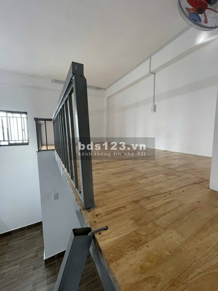 Phòng trọ Quận 12: Gác, toilet riêng, gần ĐH Nguyễn Tất…