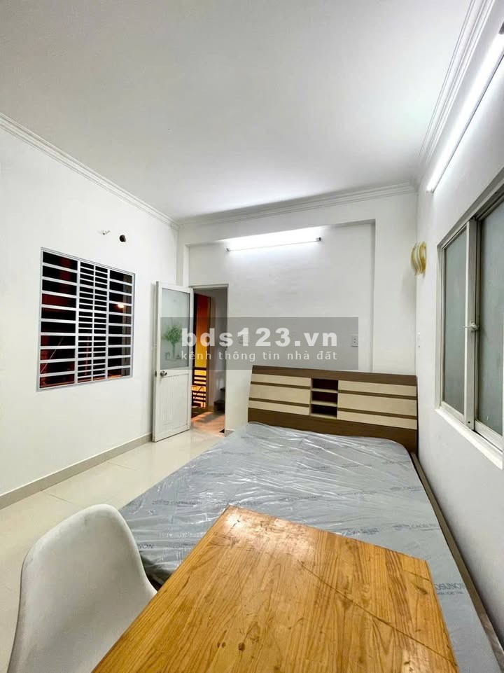 Cho thuê nhà nguyên căn 2PN, full nội thất, Phùng Văn Cung, P7,…