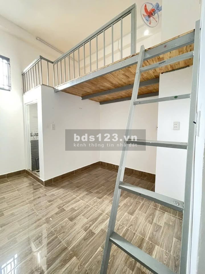 Phòng trọ Quận 12: Gác, toilet riêng, gần ĐH Nguyễn Tất…