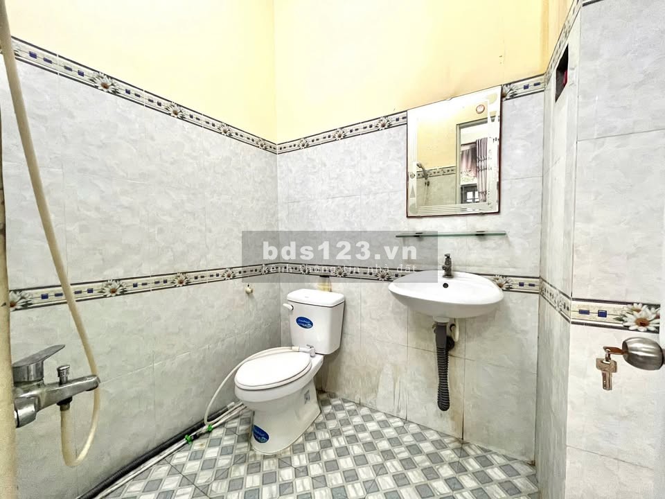 Cho thuê phòng trọ có ban công, cửa sổ trời tại 745 Nguyễn…