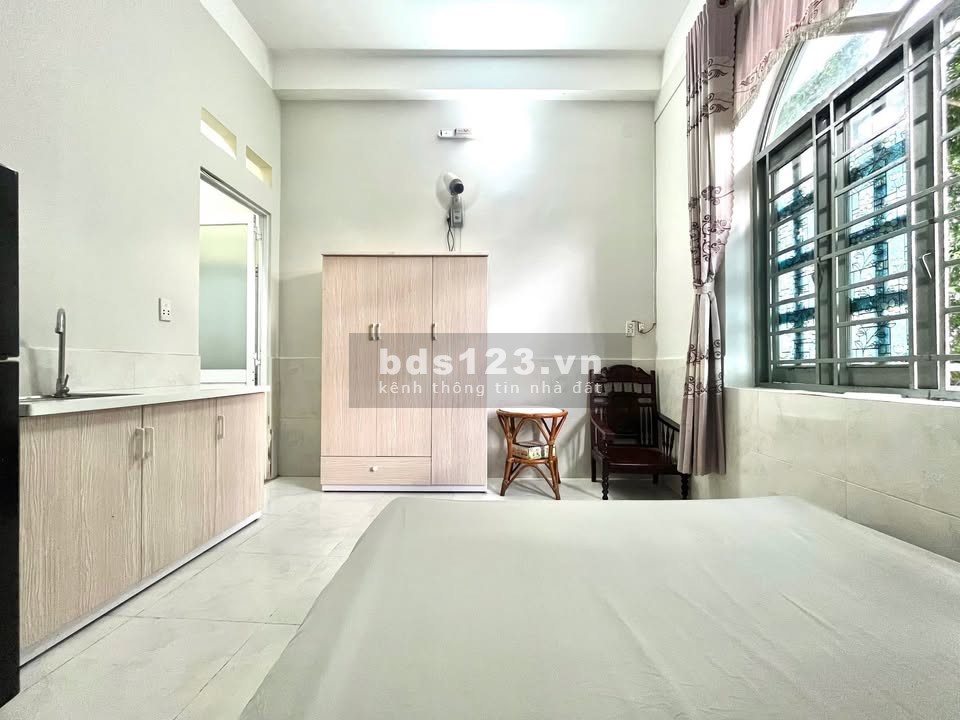 Cho thuê phòng trọ có ban công, cửa sổ trời tại 745 Nguyễn…