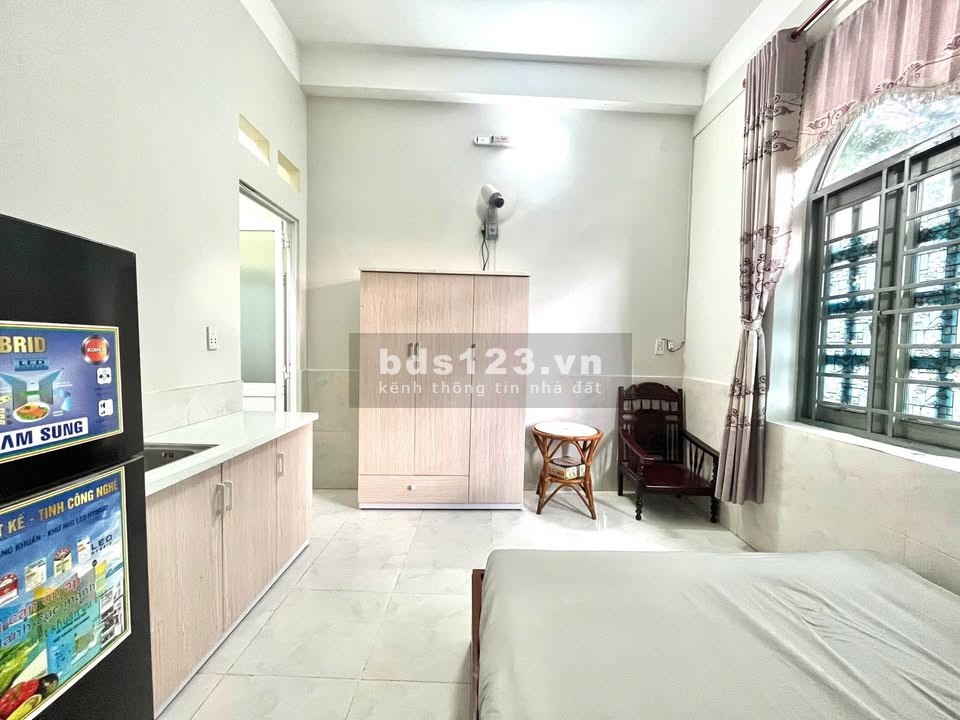 Cho thuê phòng trọ có ban công, cửa sổ trời tại 745 Nguyễn…