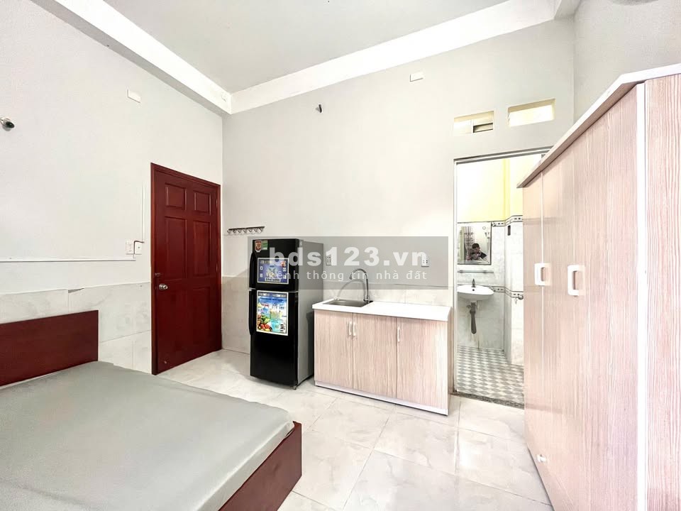 Cho thuê phòng trọ có ban công, cửa sổ trời tại 745 Nguyễn…