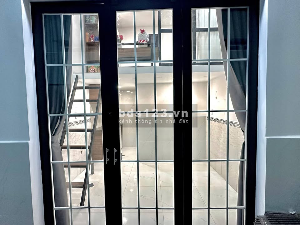 Siêu phẩm dãy trệt - Trung Mỹ Tây, q12 - Gần đại học LDXH,…