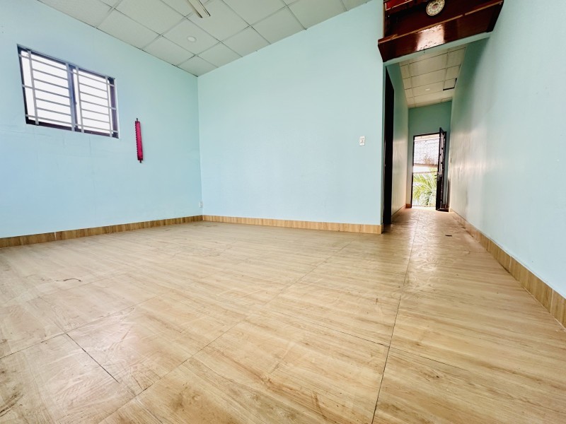 Hẻm xe tải tiện kinh doanh, nhà cũ DT lớn tiện xây nhà mới,…