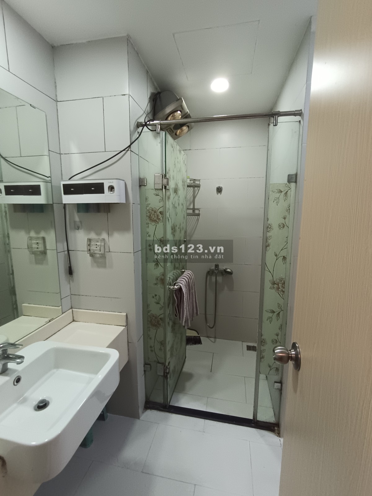 CHÍNH CHỦ BÁN NHANH CĂN 2PN1VS, 55m2, WESTBAY, view sông Hồng, giá 3,x tỷ bao phí