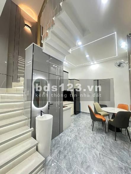 Nhà hẻm xe hơi 3PN, 3.5x10m, gần Emart Phan Huy Ích, giá 5.56 tỷ