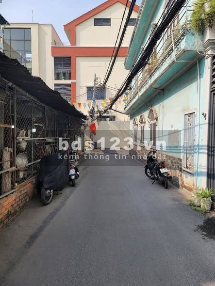 Nhà hẻm xe hơi 3PN, 3.5x10m, gần Emart Phan Huy Ích, giá 5.56 tỷ
