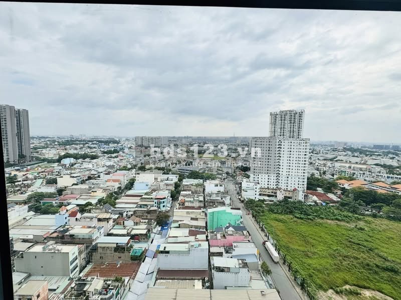 Bán căn hộ Bcons Polaris mới bàn giao, mặt tiền Lê Trọng…