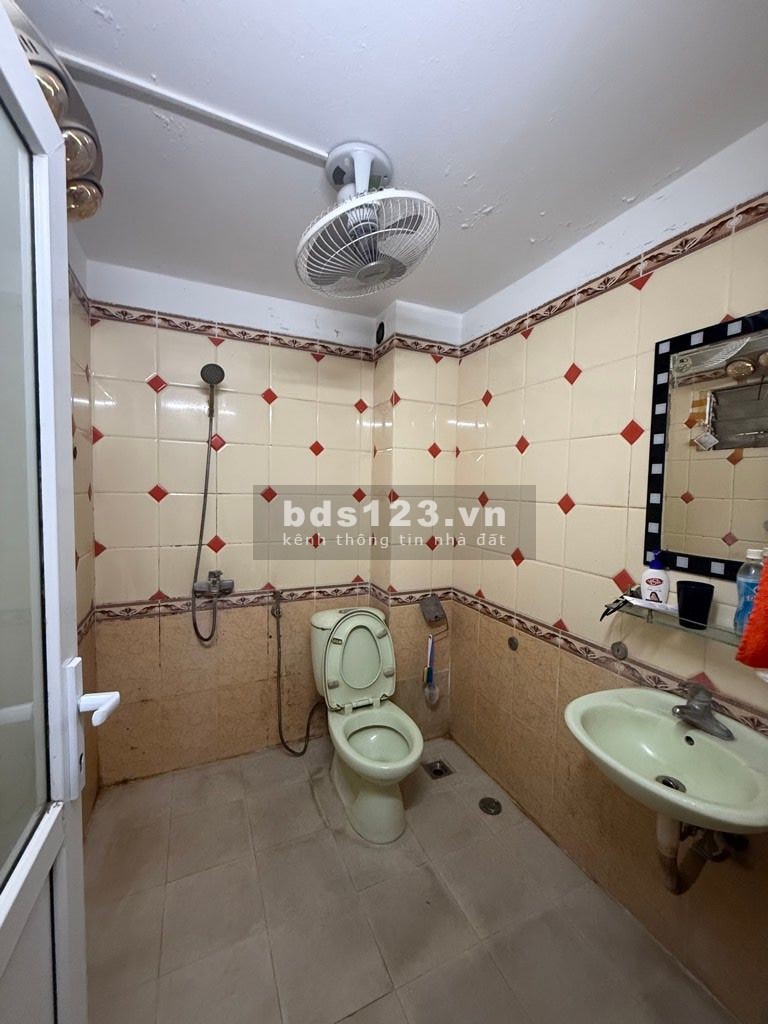 HÀNG XÓM TTTM ATEMIST NGUYỄN VIẾT XUÂN -THANH XUÂN 75M2. 4 TẦNG .…