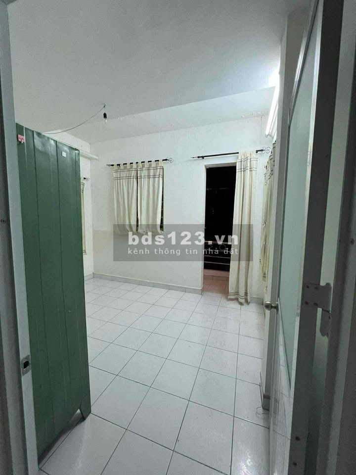 Phòng Trọ Ban Công Tầng 3, Trần Quang Diệu, Quận 3 - Bao Điện