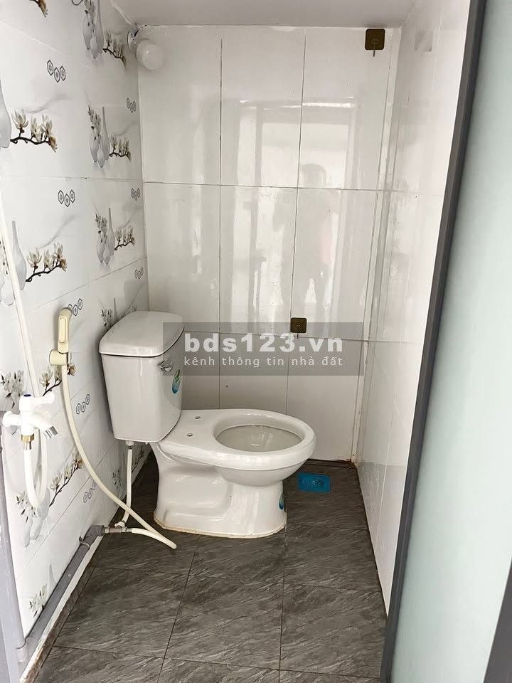 Phòng mới cho thuê có máy lạnh, giá 2.5 triệu, gần Karaoke Ga Lăng