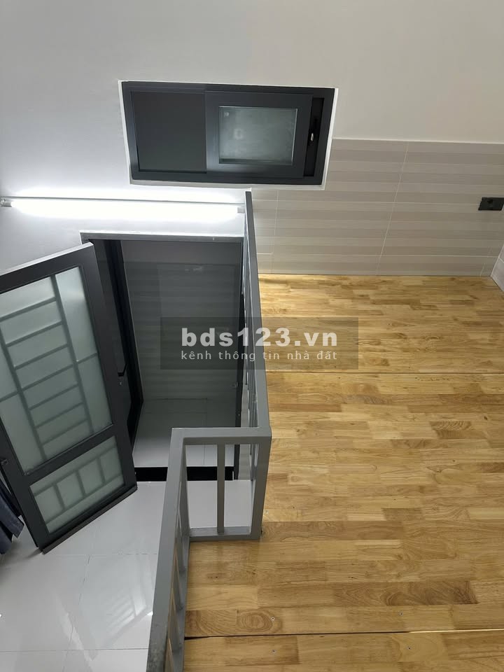 Cho thuê phòng trọ nữ Quận 7, có máy lạnh, giá 4 triệu/tháng