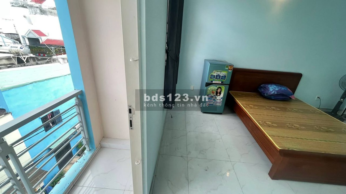 Cho thuê phòng đầy đủ nội thất, có ban công, gần Bến xe…