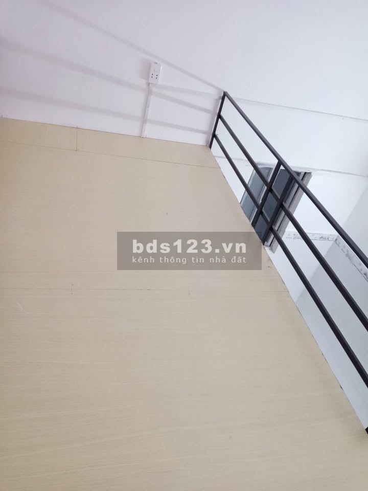 Phòng mới cho thuê có máy lạnh, giá 2.5 triệu, gần Karaoke Ga Lăng