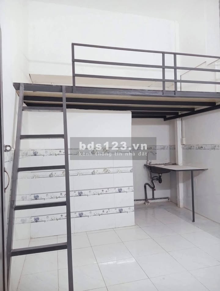 Phòng mới cho thuê có máy lạnh, giá 2.5 triệu, gần Karaoke Ga Lăng