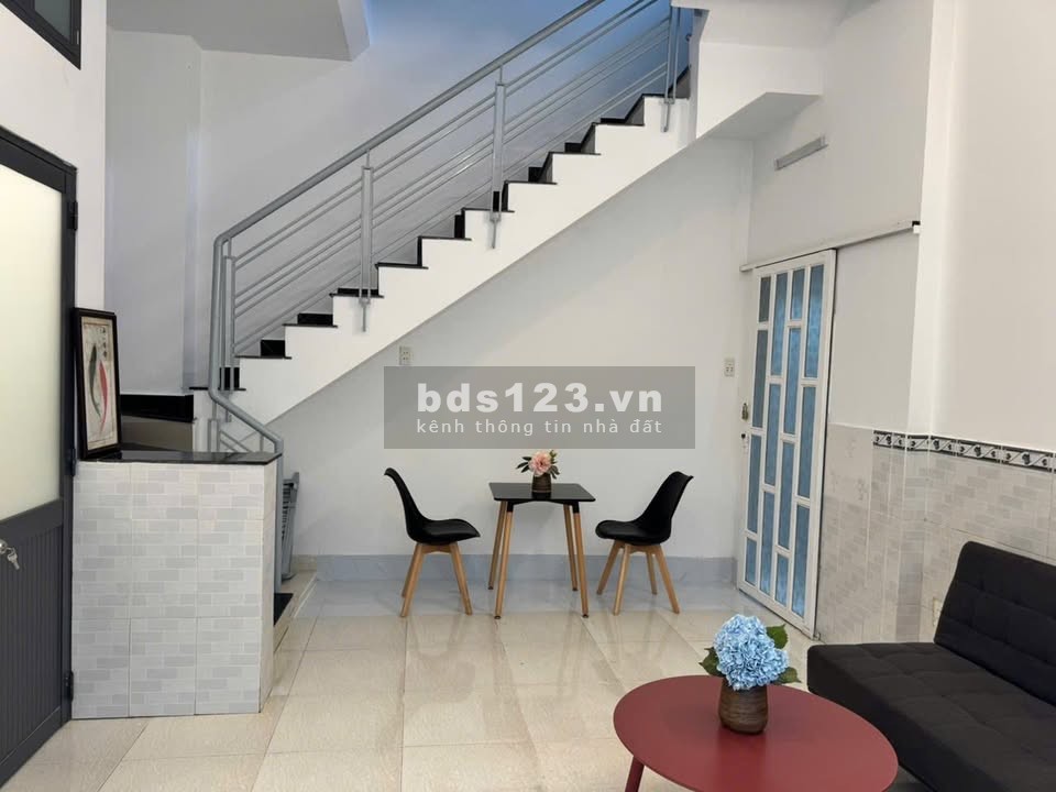 Nhà nguyên căn 75m2 cuối Pasteur Q.3, full nội thất, 16 triệu/tháng