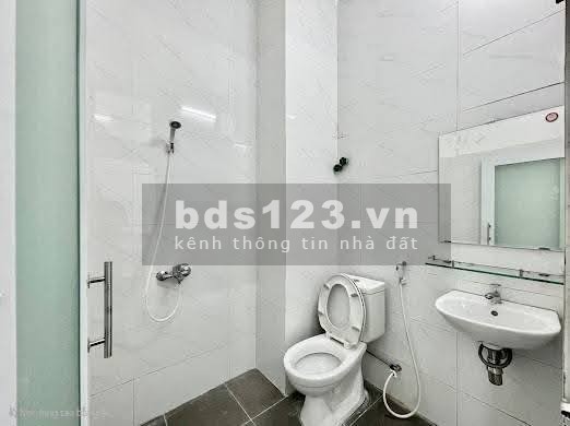 Phòng 378 Tân Hương gần Aeon, ban công, giá 3.79 triệu