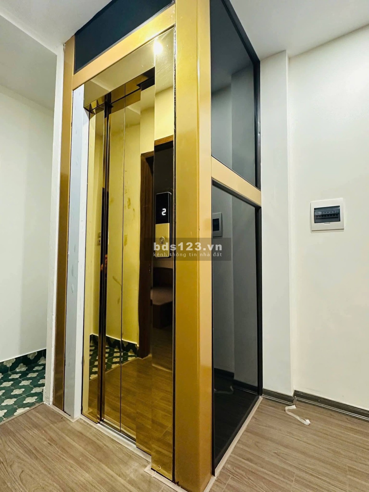 Nhà Đẹp Thang Máy Trương Định 46m, 5 tầng, mt 5.5m, giá 11.8 tỷ.