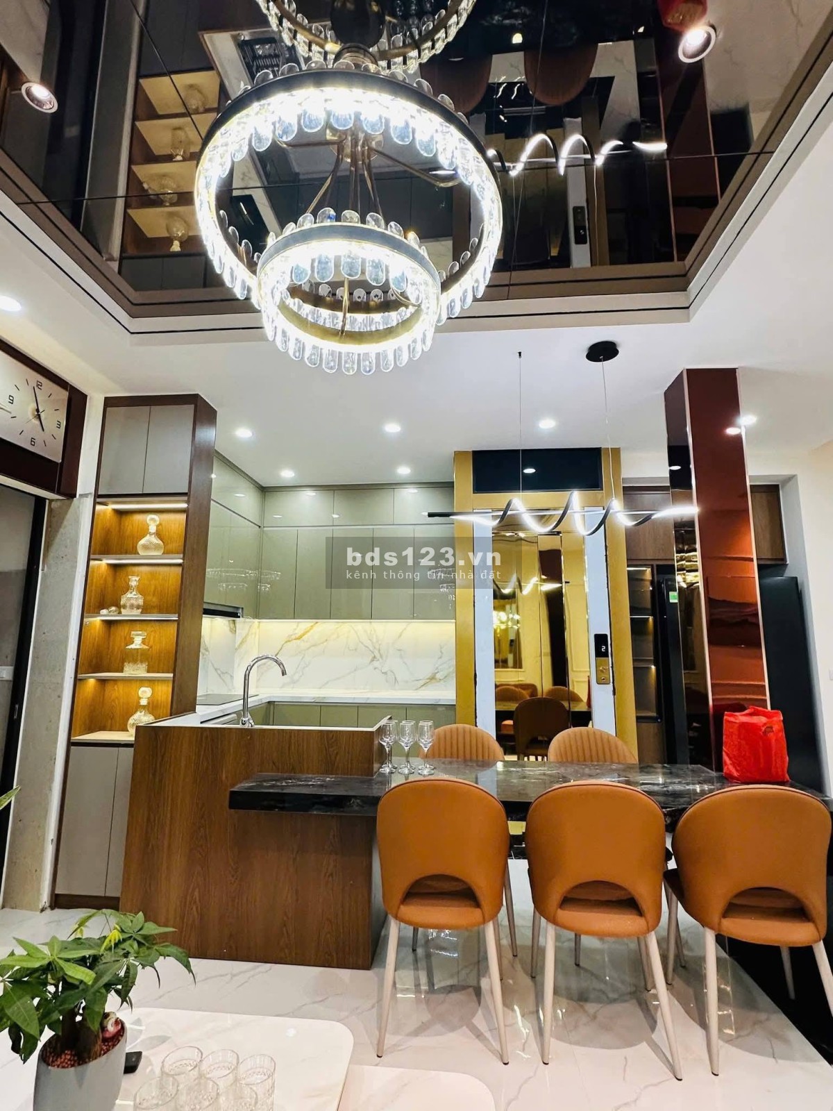 Nhà Đẹp Thang Máy Trương Định 46m, 5 tầng, mt 5.5m, giá 11.8 tỷ.