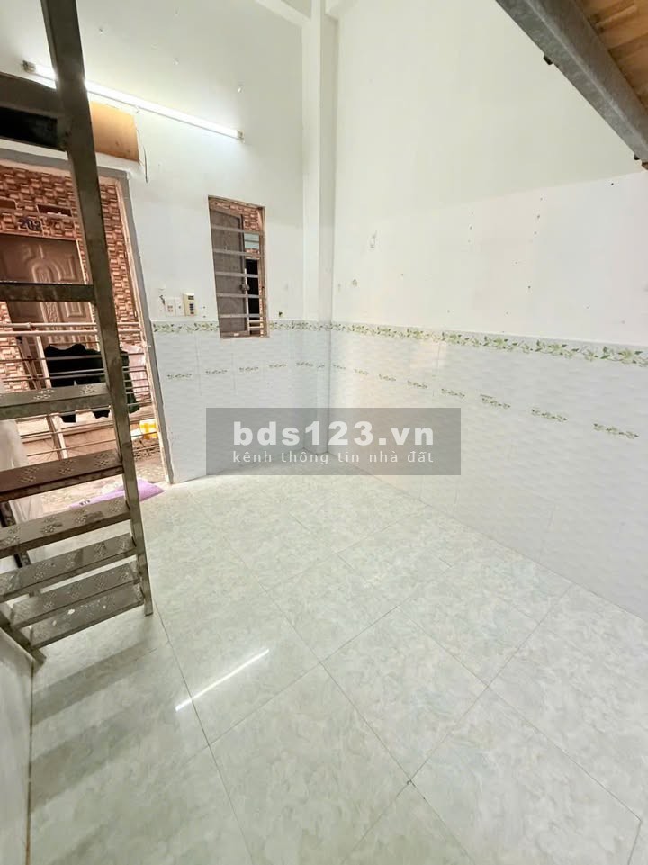 Phòng trọ trệt có gác tại 213 Lê Đình Cẩn, Bình Tân - Giá…