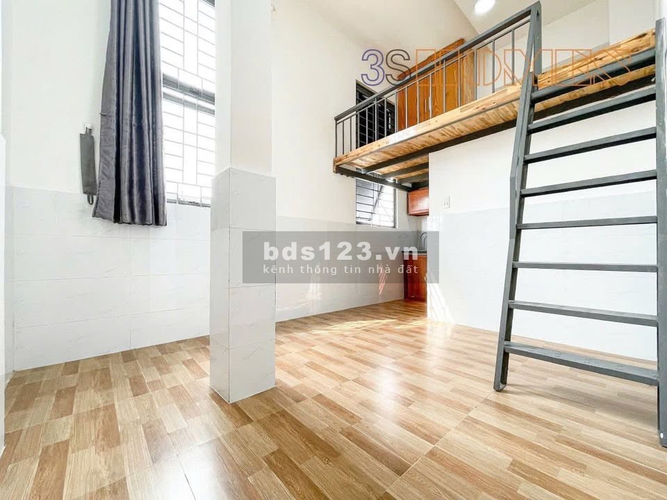 Phòng có cửa sổ, máy lạnh, tủ quần áo tại 114 Tô Ngọc…