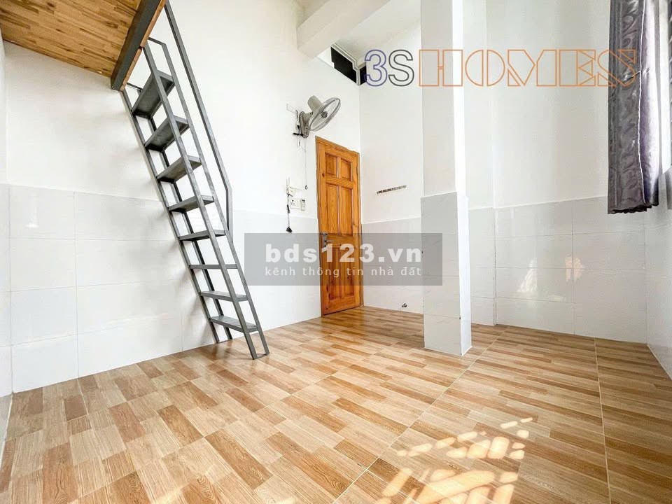 Phòng có cửa sổ, máy lạnh, tủ quần áo tại 114 Tô Ngọc…