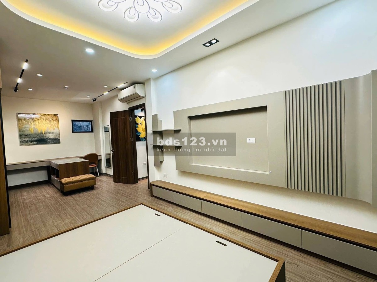 Nhà Đẹp Thang Máy Trương Định 46m, 5 tầng, mt 5.5m, giá 11.8 tỷ.